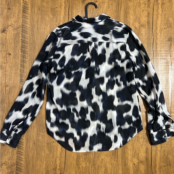 Calvin Klein Printed Relaxed Utility Button-Down
Shirt - Picture 9 of 16